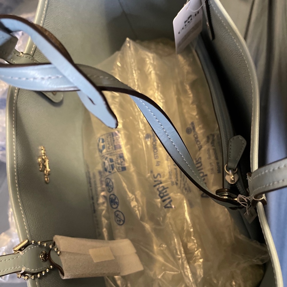 Coach tote - Picture 3 of 4